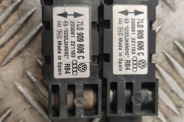 Датчик подушки безопасности 7L0909606C PORSCHE