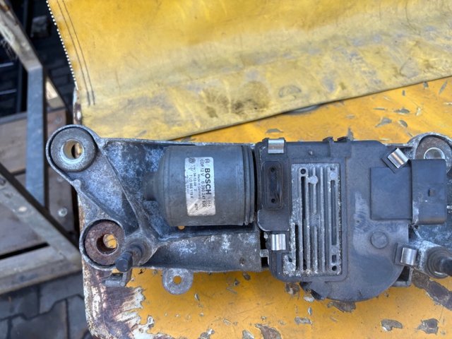 7L0955119K PORSCHE Мотор стеклоочистителя лобового стекла купить в Черкассы