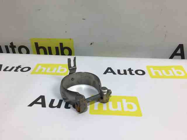 Крепление глушителя переднее 7L5253065B PORSCHE