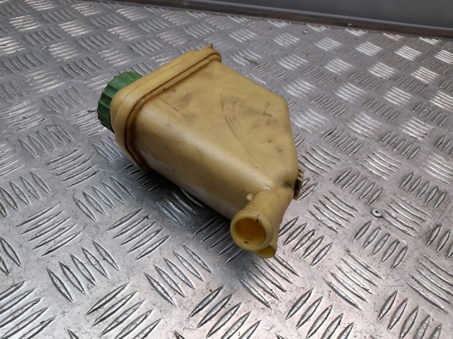 Бачки запасные (для масла) 7L5422371 PORSCHE