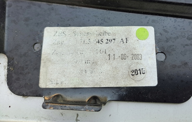 7L5845297 Стекло кузова (багажного отсека) левое купить Каменское