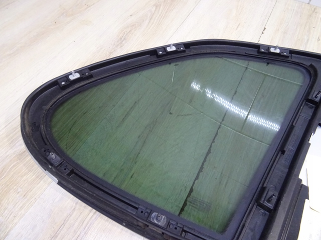 7L5845297 PORSCHE Стекло кузова (багажного отсека) левое купить в Ирпень
