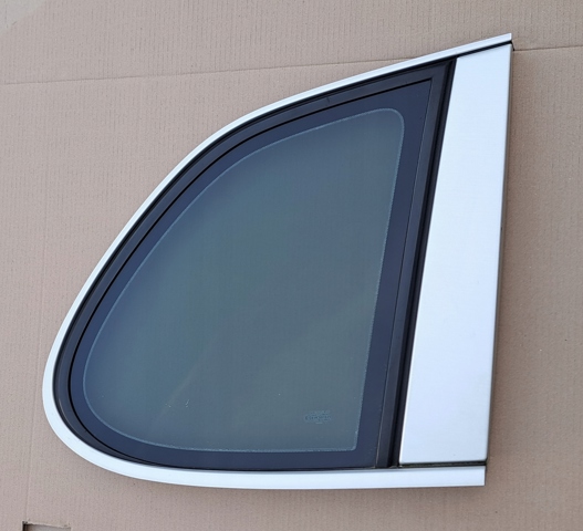 7L5845298 PORSCHE Стекло кузова (багажного отсека) правое купить в Сумы
