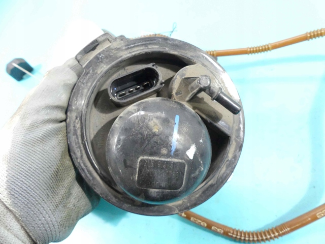 7L5919679 PORSCHE Фильтр топливный купить в Павлоград