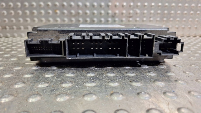 7L5937049AA PORSCHE купить в Полтава