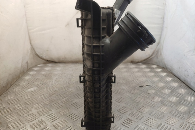 7L6145804A PORSCHE Радиатор интеркуллера купить в Киев