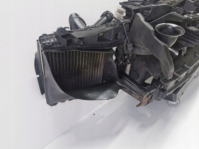 Диффузор радиатора охлаждения в сборе с крыльчаткой 7P0121207A PORSCHE