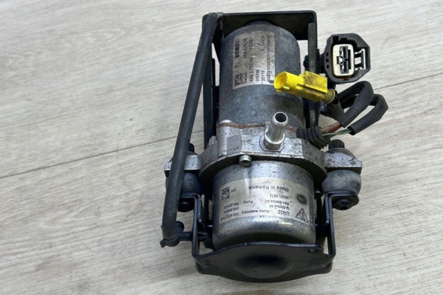 PORSCHE 7P0614215B Вакуумный насос в наличии Черкассы