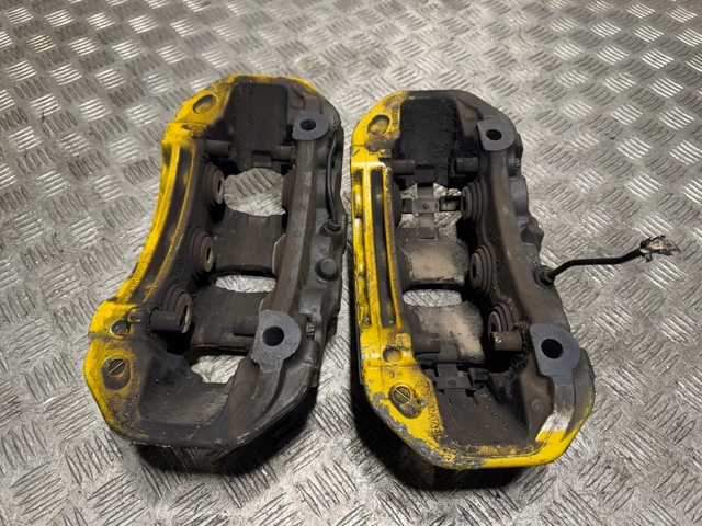 Тормозной суппорт правый задний 7P0615424 PORSCHE