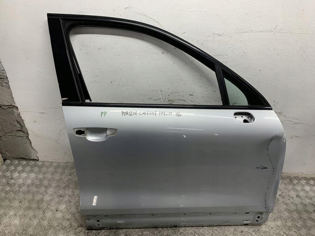 Пассажирская передняя дверь 7P0831312B PORSCHE