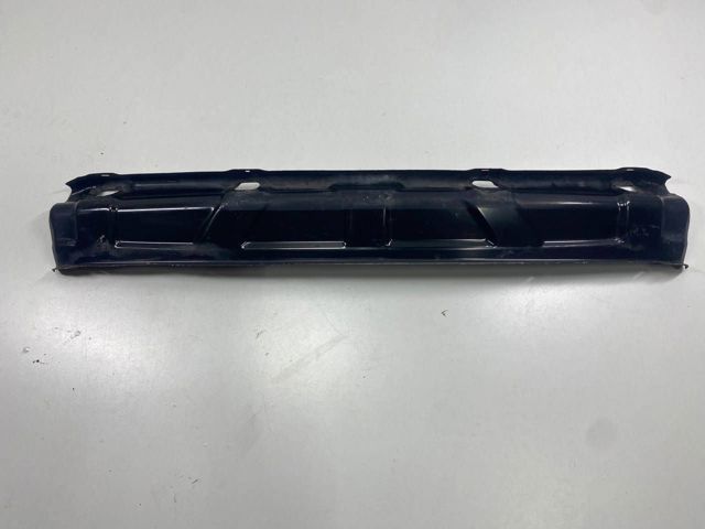 Кронштейн бампера заднего, центральный 7P5807587 PORSCHE