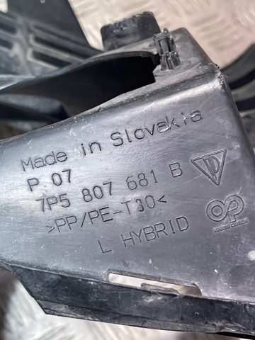 PORSCHE 7P5807681B в наличии Ирпень