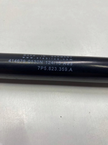Упор капота 7P5823359A PORSCHE