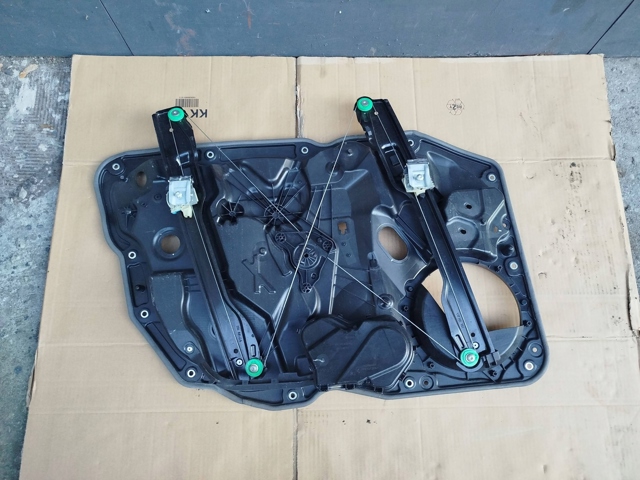 7P5837756D PORSCHE Стеклоподъемник передней правой двери купить в Каменское