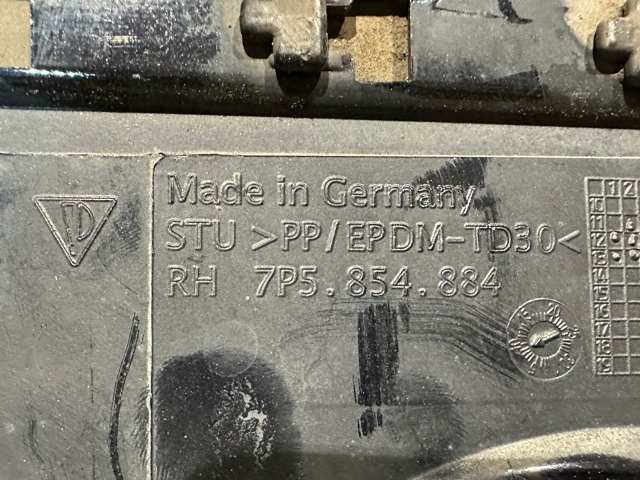 7P5854884 PORSCHE купить в Каменское