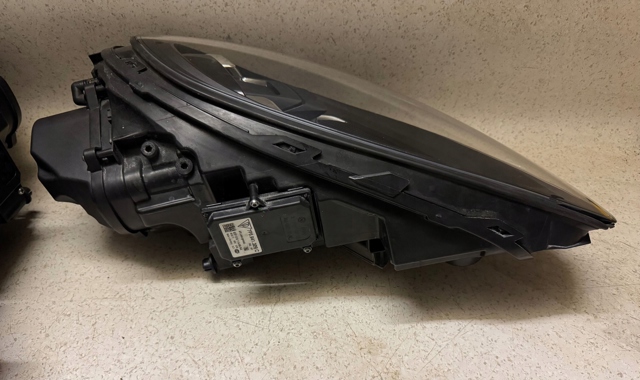 PORSCHE 7P5941035K Левая фара в наличии Ужгород