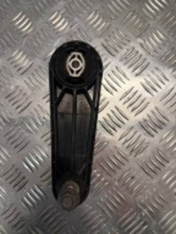 Опора двигателя правая верхняя 7PP199331A PORSCHE