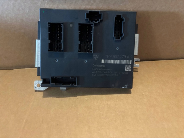 7PP907279AK Porsche