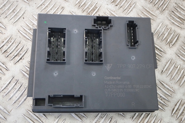 PORSCHE 7PP907279CF в наличии Харьков