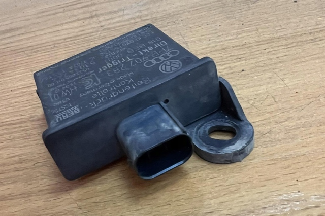 7PP907283 PORSCHE купить в Львов