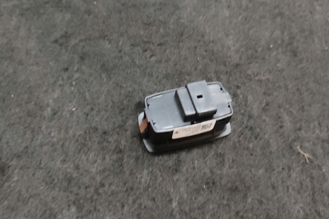 PORSCHE 7PP962109D в наличии Житомир