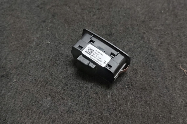 PORSCHE 7PP962109D в наличии Запорожье