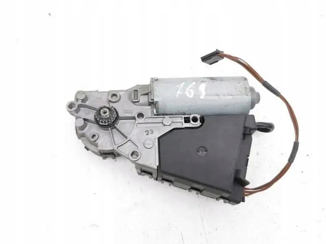 PORSCHE 8D0959591C Мотор привода люка в наличии Киев