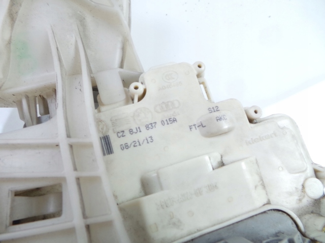 PORSCHE 8J1837015A Замок водительской двери в наличии Днепр