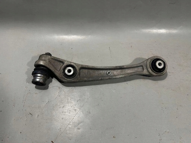 Левый рычаг передней нижней подвески 8K0407155C PORSCHE