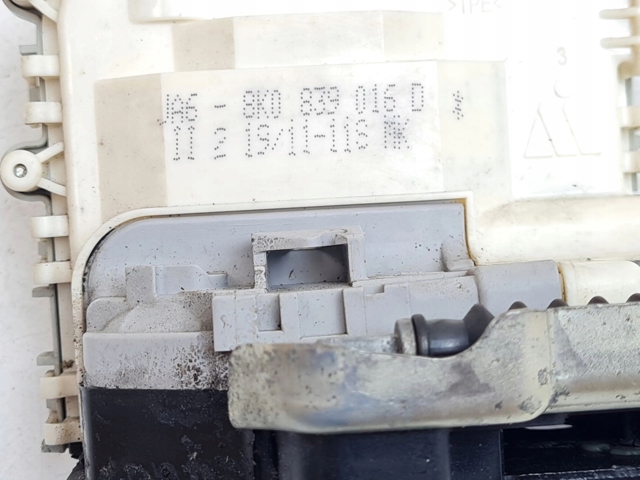 Замок задней правой двери  8K0839016D PORSCHE