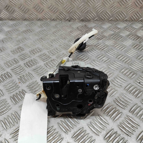 Замок задней двери, правой 8K0839016E PORSCHE