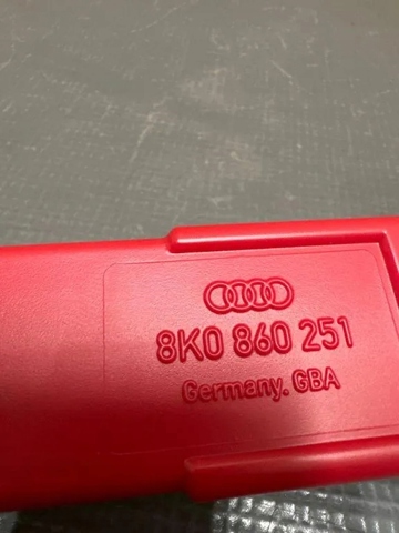 8K0860251 PORSCHE Знак аварийной остановки купить в Черновцы