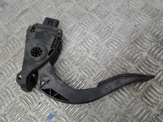 8K1723523A PORSCHE Педаль газа купить в Николаев