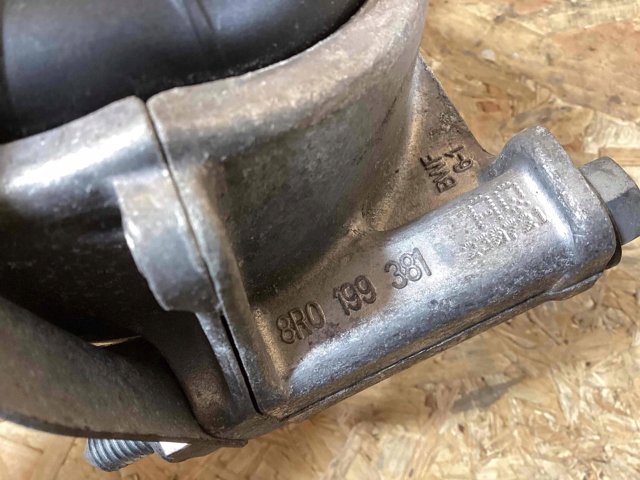 8R0199381Q PORSCHE Подушка (опора) двигателя левая купить в Львов