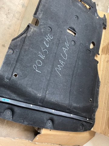 8R0805903 PORSCHE Защита двигателя, поддона (моторного отсека) купить в Каменское