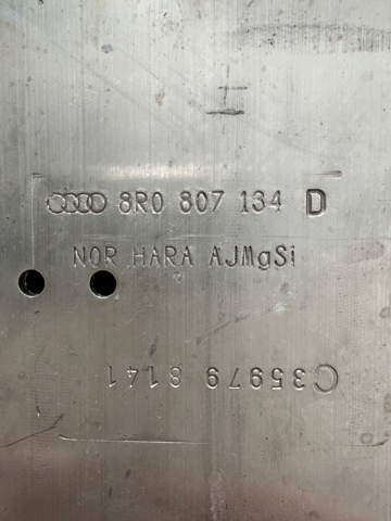 8R0807134D PORSCHE Кронштейн усилителя переднего бампера купить в Украина