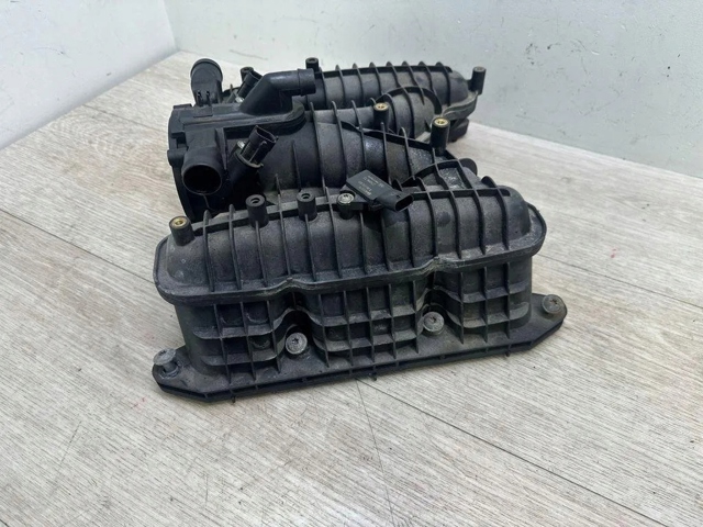 94611001664 PORSCHE Коллектор впускной купить в Винница