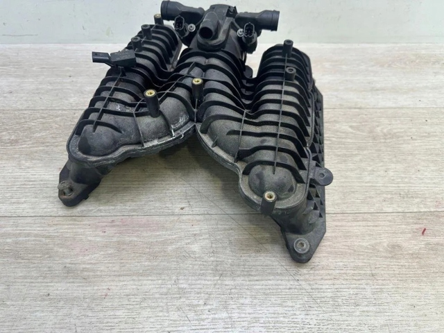 PORSCHE 94611001664 Коллектор впускной в наличии Запорожье