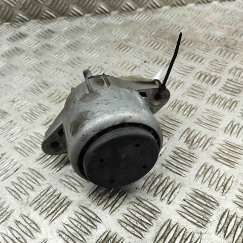 Левая подушка двигателя 94637505722 PORSCHE