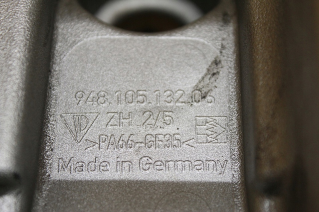 Крышка клапанная, правая 94810513206 PORSCHE