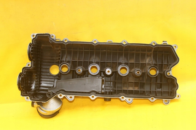 PORSCHE 94810513206 Крышка клапанная правая в наличии Одесса