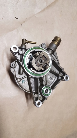 PORSCHE 94811005006 Насос вакуумный в наличии Сумы