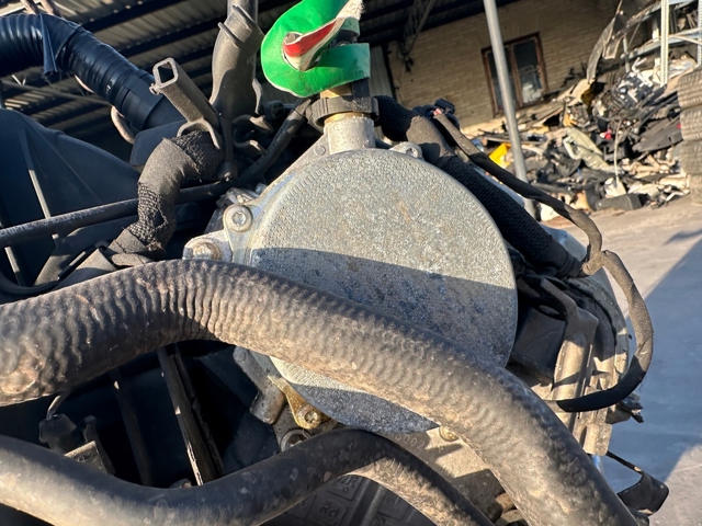 PORSCHE 94811005007 Насос вакуумный в наличии Житомир