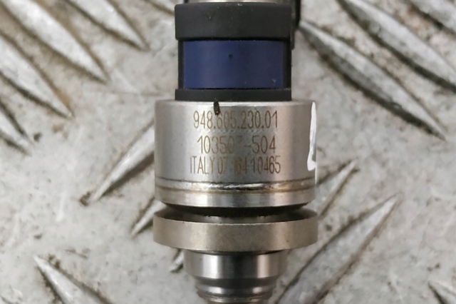 PORSCHE 94860523001 Топливные форсунки в наличии Киев