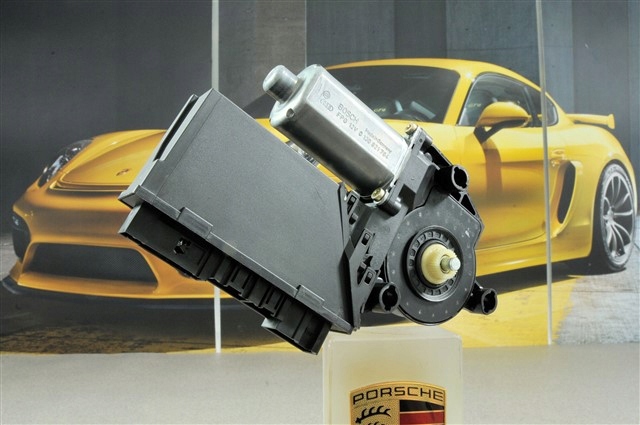 95511002210 PORSCHE Корпус воздушного фильтра правый купить в Житомир