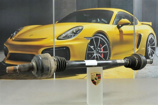 Приводной вал задний 95533202401 PORSCHE