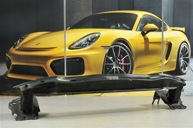 Балка бампера переднего 95550510900 PORSCHE
