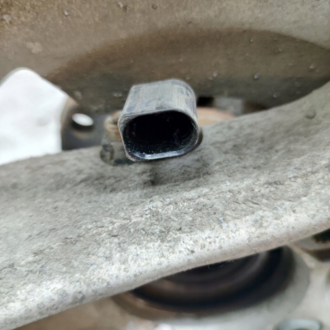 95834115600 PORSCHE Цапфа передняя правая купить в Ирпень