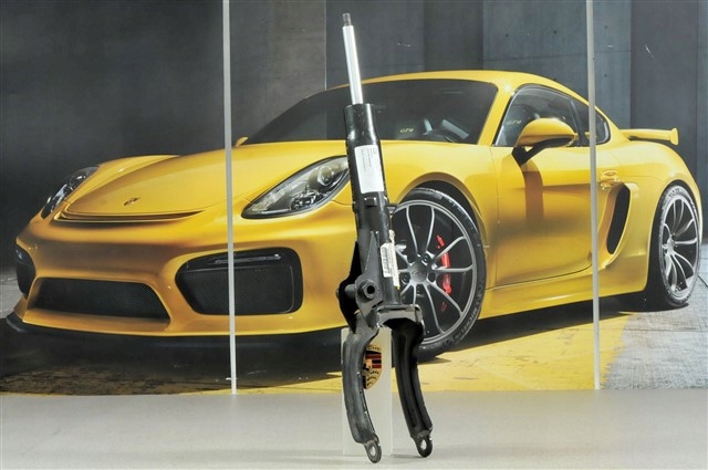 Стойка передняя левая 95834304301 PORSCHE
