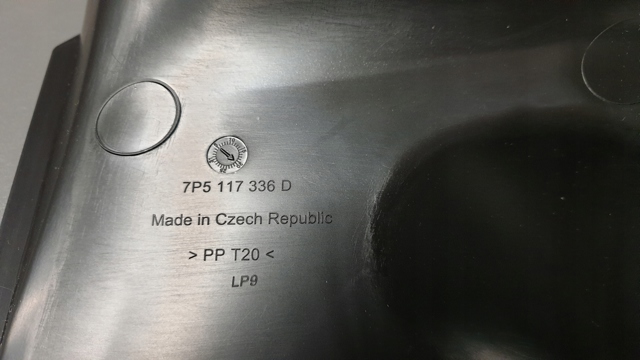 95850533635 PORSCHE Правый дефлектор радиатора купить в Киев